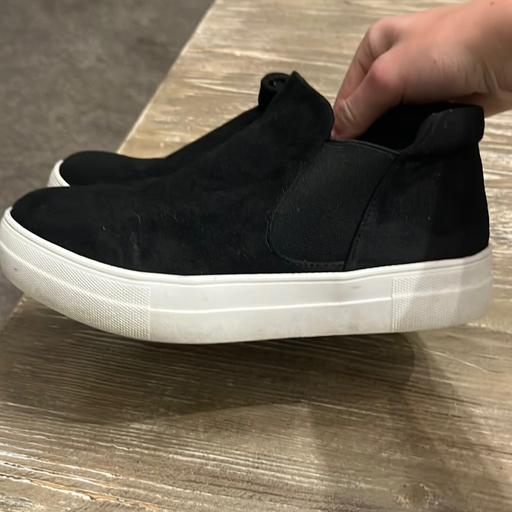 Girls size 6.5 dress shoes